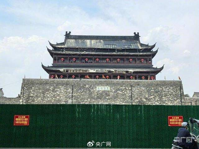 如何代理皇冠信用网_专家分析鼓楼瓦片脱落原因 屋面坡度或过陡