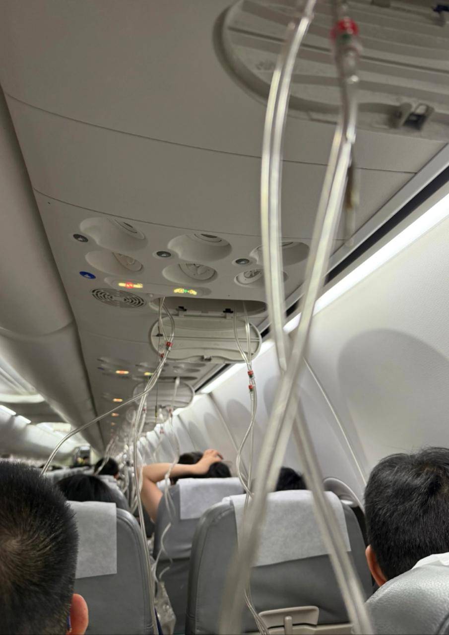 王者荣耀: KING GROWTH LEAGUE(5_上海飞东京航班疑从万米极速降落至三千米王者荣耀: KING GROWTH LEAGUE(5，亲历者称“氧气面罩突然掉落”，多方回应