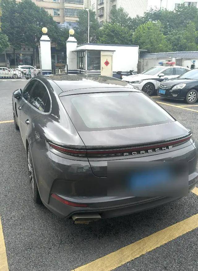 皇冠信用网APP下载_离奇皇冠信用网APP下载！昆明一辆140万的保时捷在停车场凭空消失