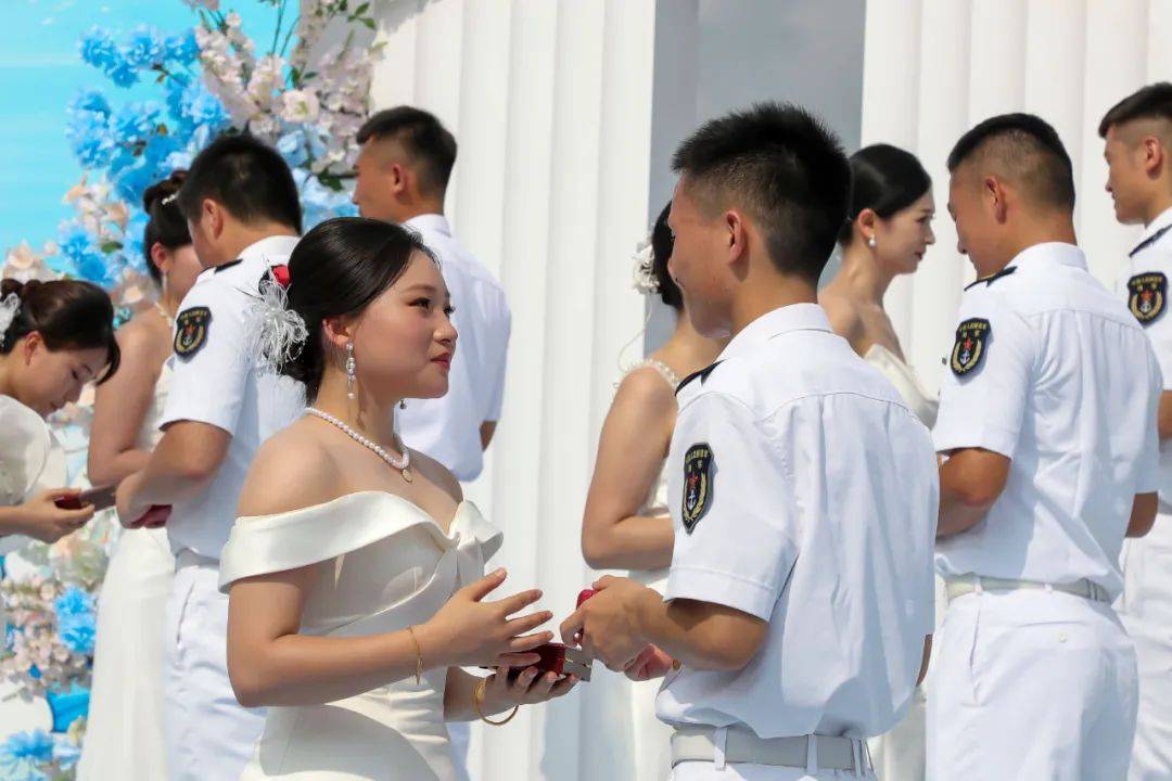 英格兰超级联赛_恭喜英格兰超级联赛，他们结婚了！