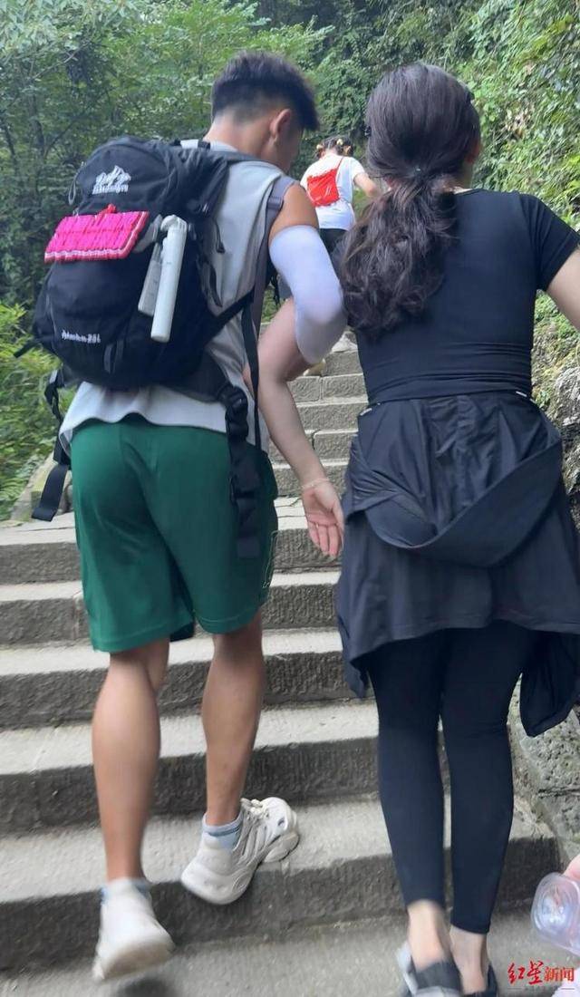 卡迪夫城vs切尔滕汉姆_揭秘峨眉山陪爬团队：已陪爬千名游客九成为女性卡迪夫城vs切尔滕汉姆，不会主动拉背扛抱，主要保障安全