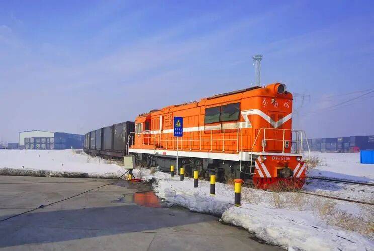 皇冠信用網在哪里开通_波兰坚决不让中方过境皇冠信用網在哪里开通，中欧班列恢复遥遥无期，无奈中方只有改道