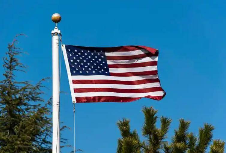 皇冠信用盘如何申请_新加坡总理黄循财表态：绝不让中国从这个国家多拿走一片芯片