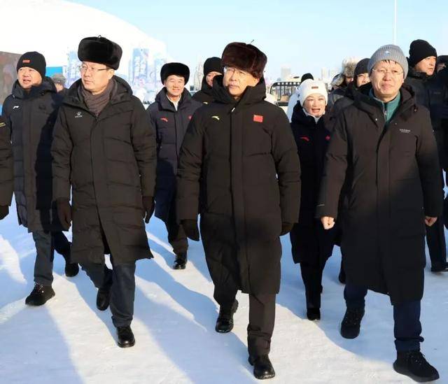 皇冠信用盘最高占成
_黑龙江省委书记许勤在哈尔滨冰雪大世界调研检查