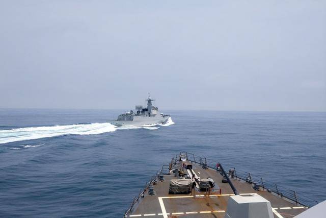 皇冠信用盘申请_特朗普离场与中方通话！美舰硬闯台海皇冠信用盘申请，解放军反制吓到台当局？